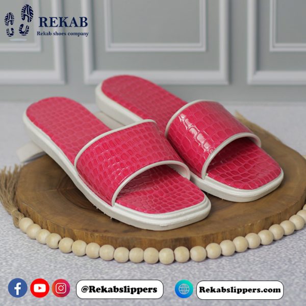 Women slippers : Leather Omega