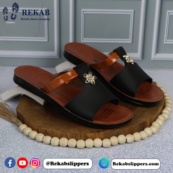 Women slippers : Tiyana model