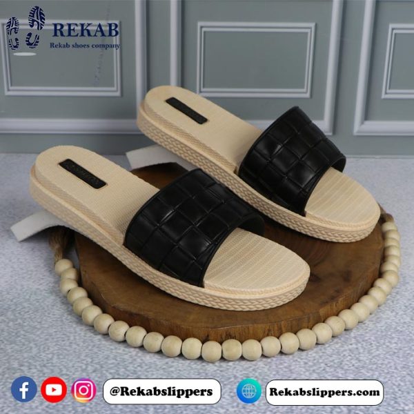 Women slippers : Delroba model